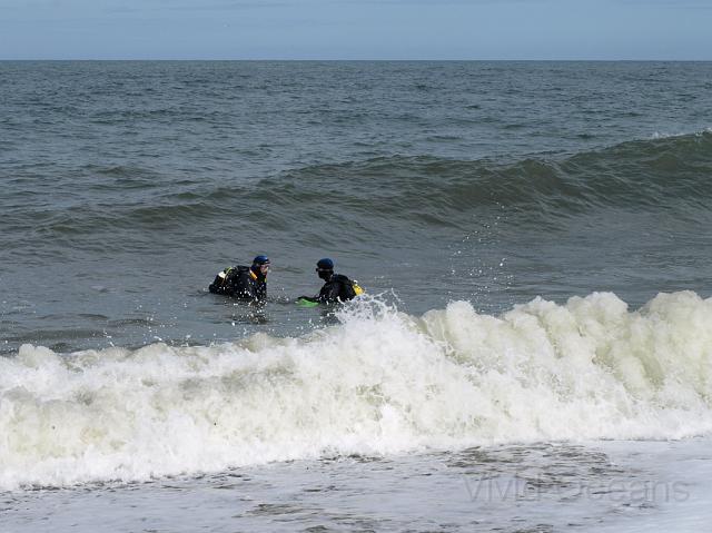 P8237708.JPG - I'm glad you're OK, was that the last of the waves?