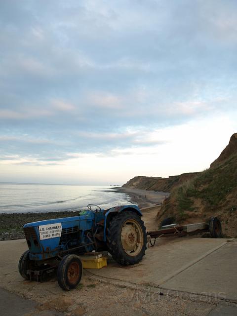 P9220177.JPG - It's a piece of coast which sees some brutal seas but still has a very small crab fishing industry